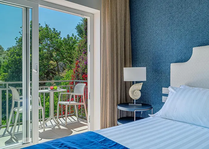 Summit Hotel