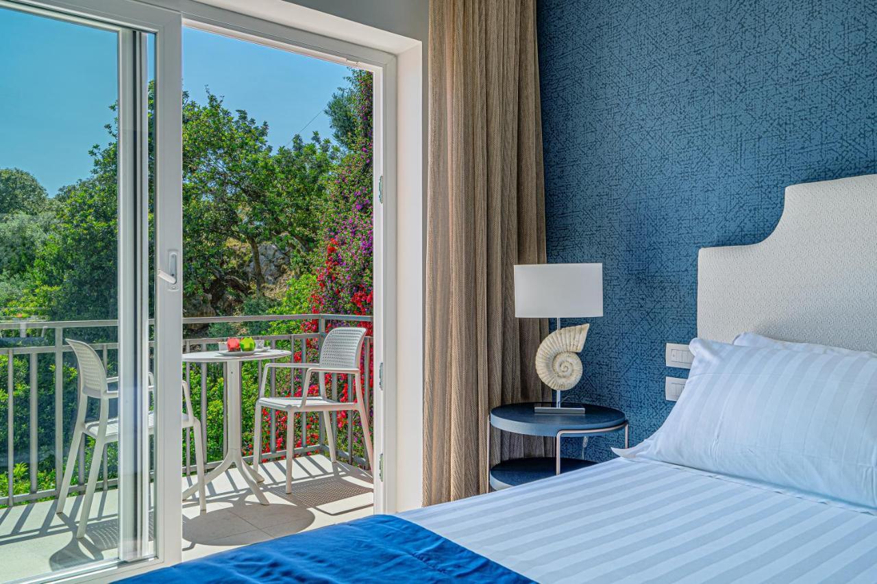 Hotel Summit