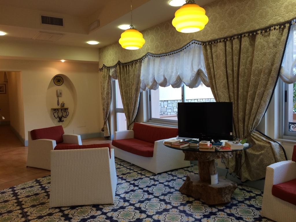 Summit Hotel 4*